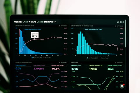 Full-Service Digital Marketing vs Single-Channel: When Each Wins